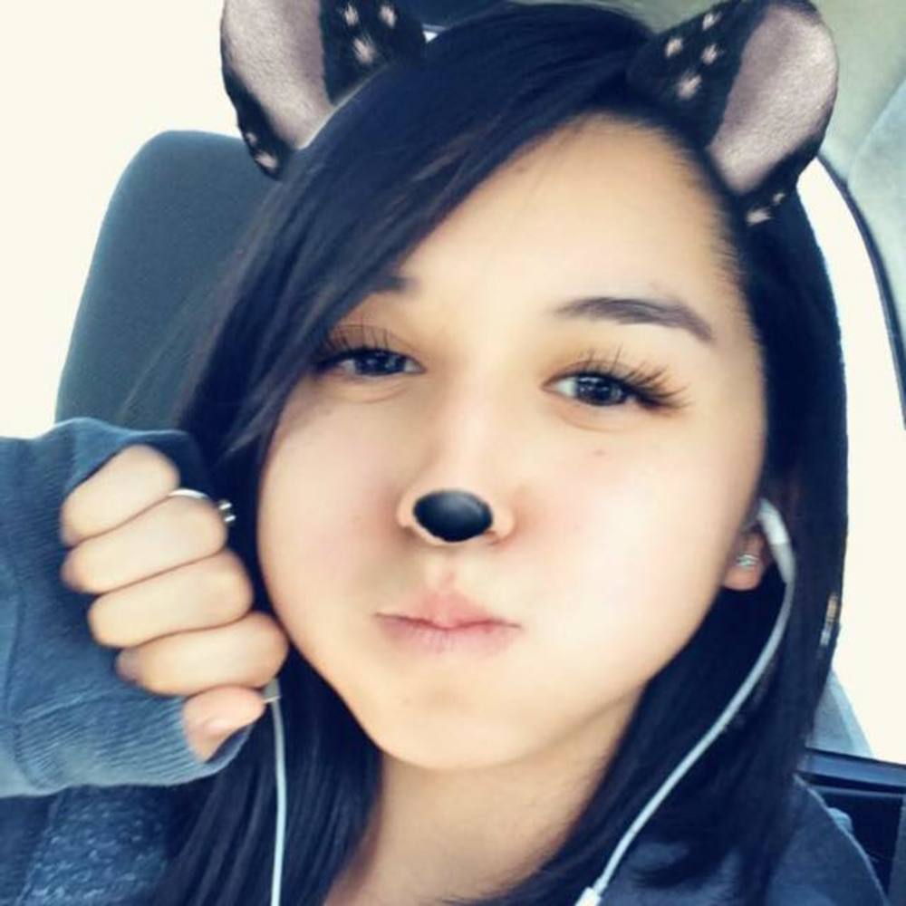 Meet your Posher, Cassandra